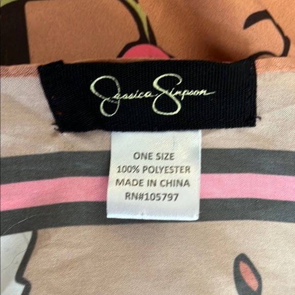 Jessica Simpson NWOT Floral Beige and Pink Square Scarf 27 x 27 - Picture 6 of 7